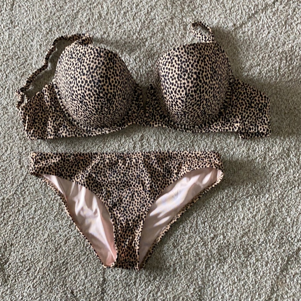 Leopard Bikini padded top and cheeky bottom